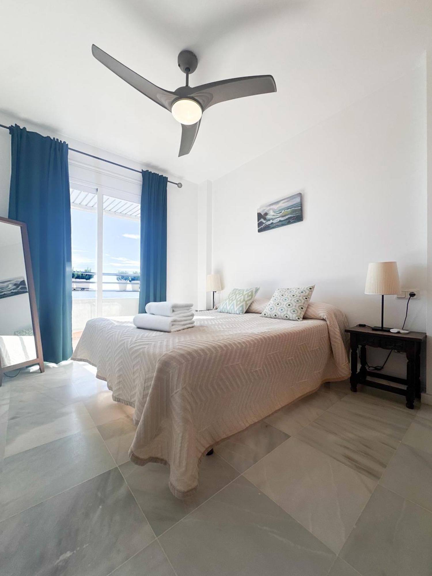 Apartamento Aguamarina 4B Primera Linea De Playa Estepona Extérieur photo
